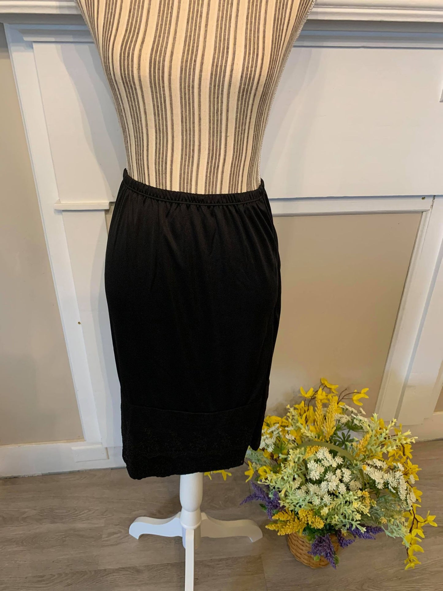 Ivy Slip Extender-Plus (Black, Natural & Ivory)