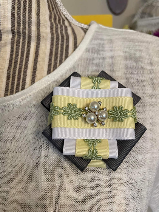 Ribbon Brooch (Yellow & Gray)