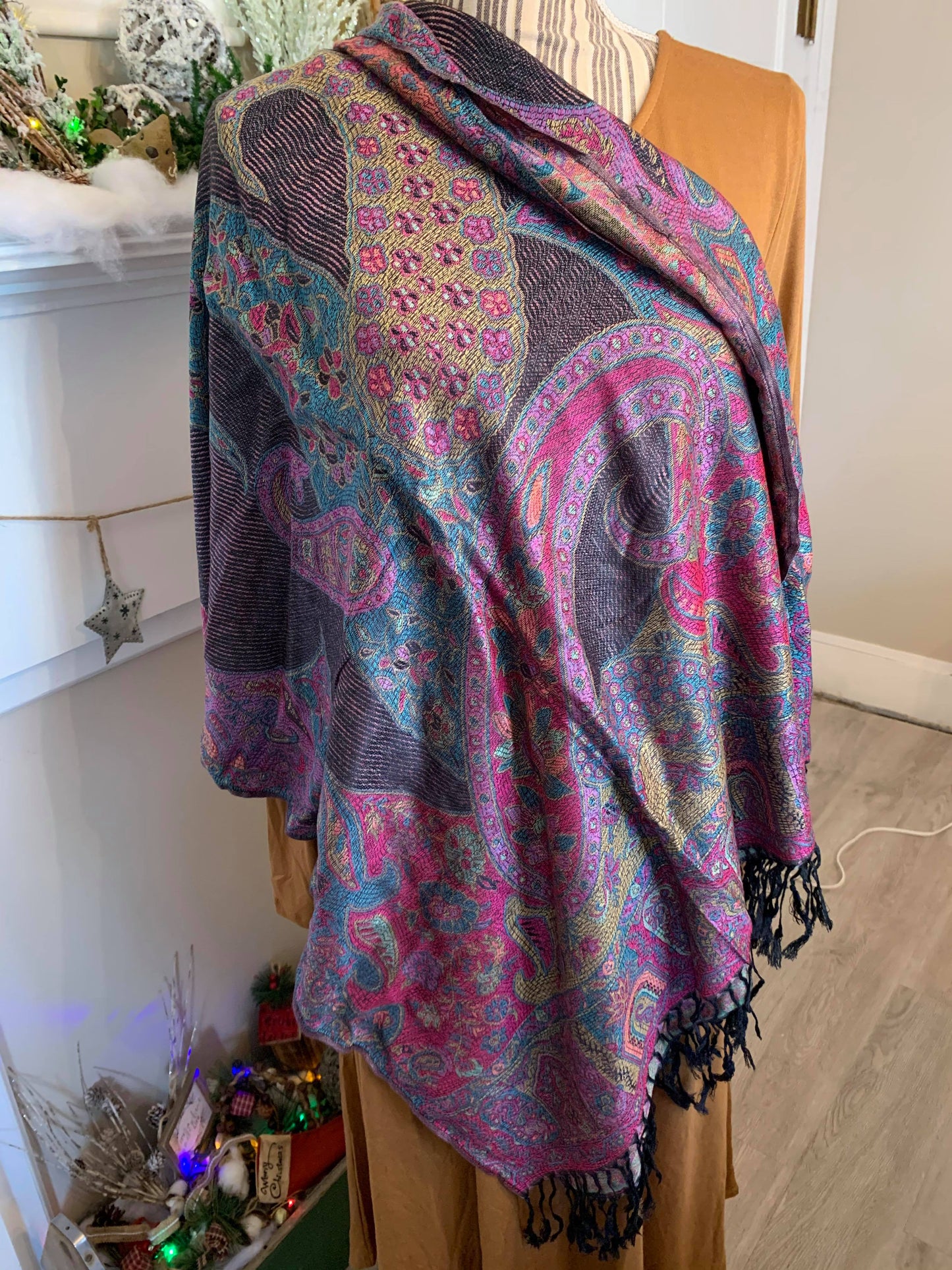 Russian Shawl - Pink & Black